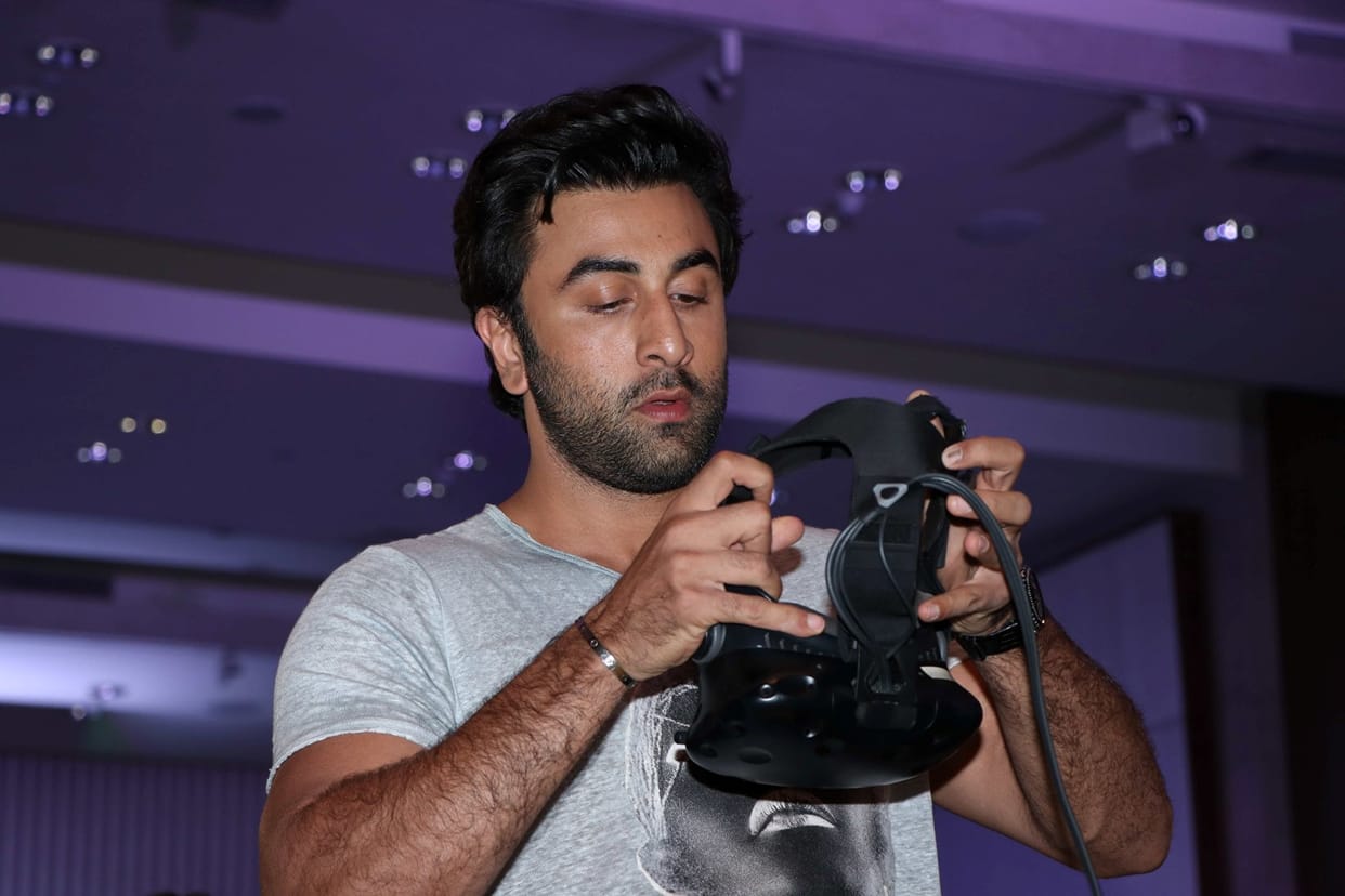 ranbir kapoor scooter ride in nyc video viral
