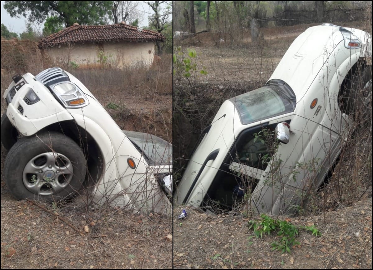 Scorpio accident fall into 15 feet deep well in sonbhadra
