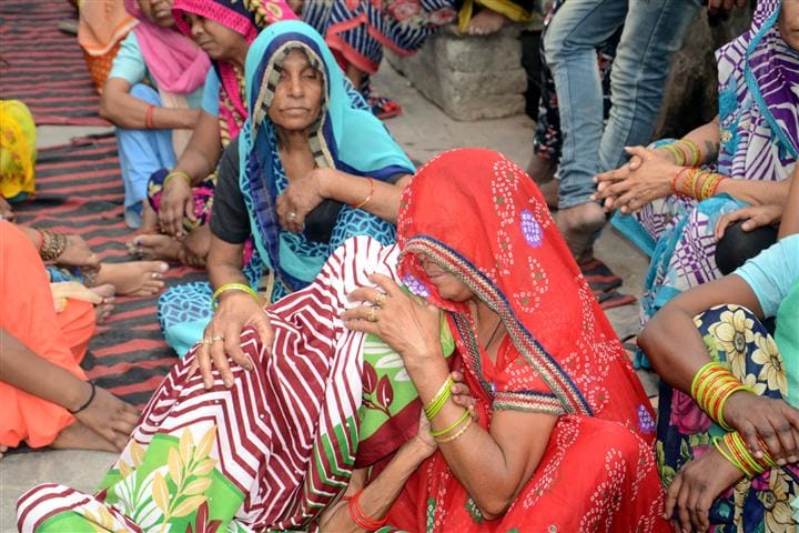 Three teenagers drowning in Ganga, one killed