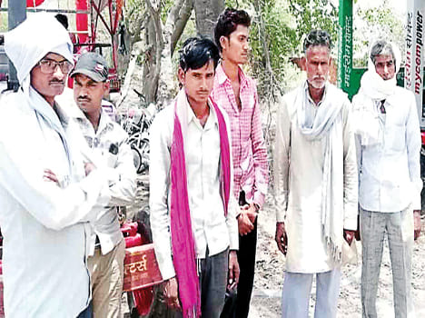 The youth and Teenager are hanged