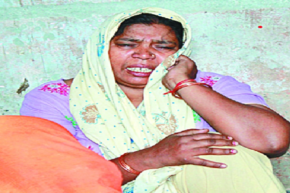 Four people of a family dies in road accident in Meerut at Uttar Pradesh