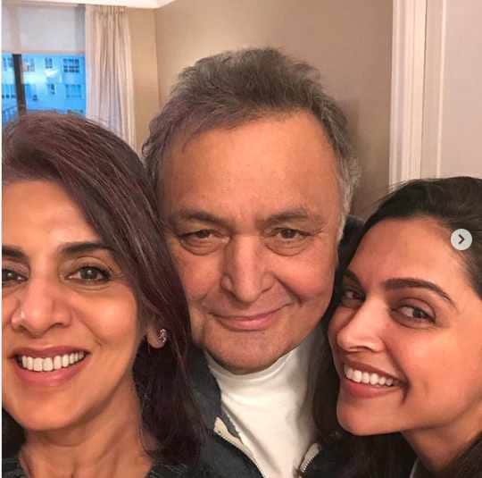 alia bhatt reaction on deepika padukone photo with neetu kapoor and rishi kapoor