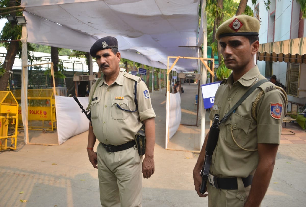 Delhi: evm placed in three-level security circle, paramilitary forces Also  Deployed