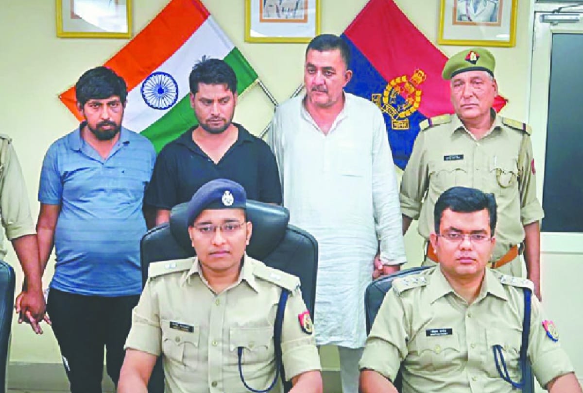 Greater noida Police recovered 2 crores of stolen mobile phone three arrested