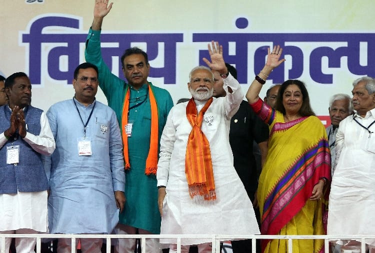 Lok sabha elections 2019, PM Modi targets Congress over statement of Mani shankar aiyar against him