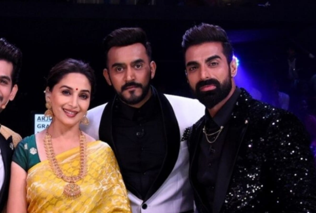 Madhuri Dixit remember film Dil To Pagal Hai with shared her photo