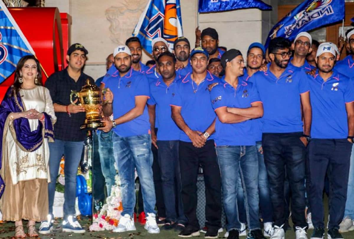 Mumbai Indians celebrated their historic fourth IPL win in an open bus on mumbai streets