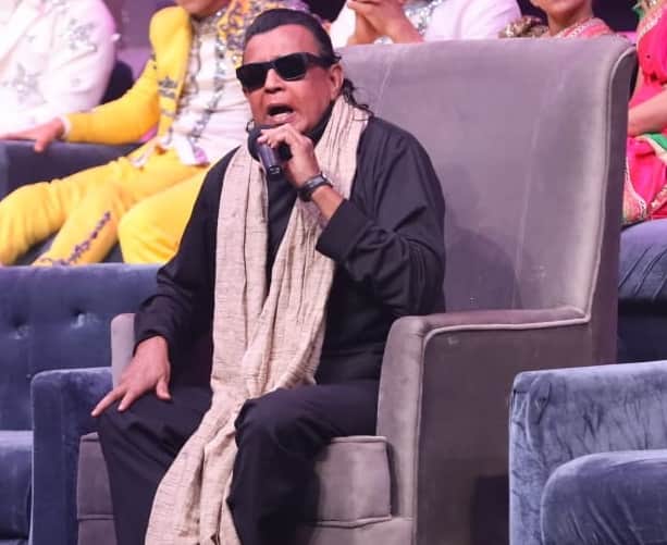Bollywood actor Mithun Chakraborty fans become emotional when they saw after his illness