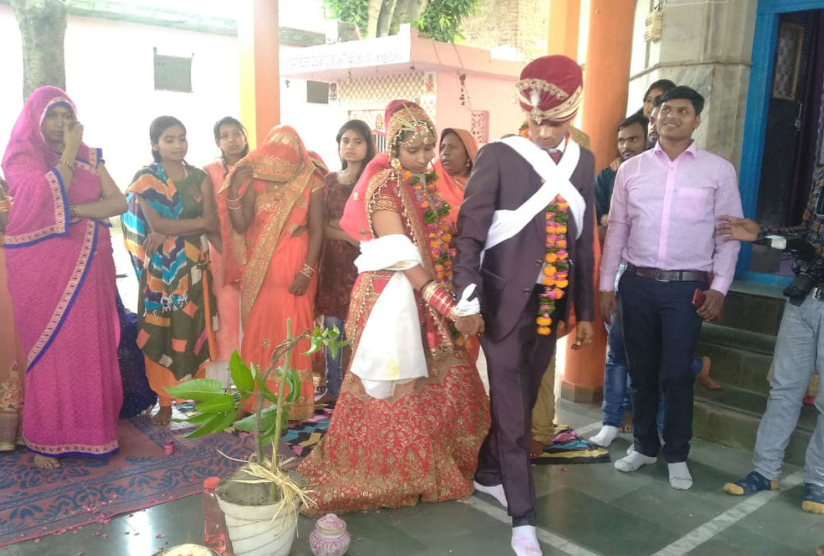 up police constable got married in temple mainpuri