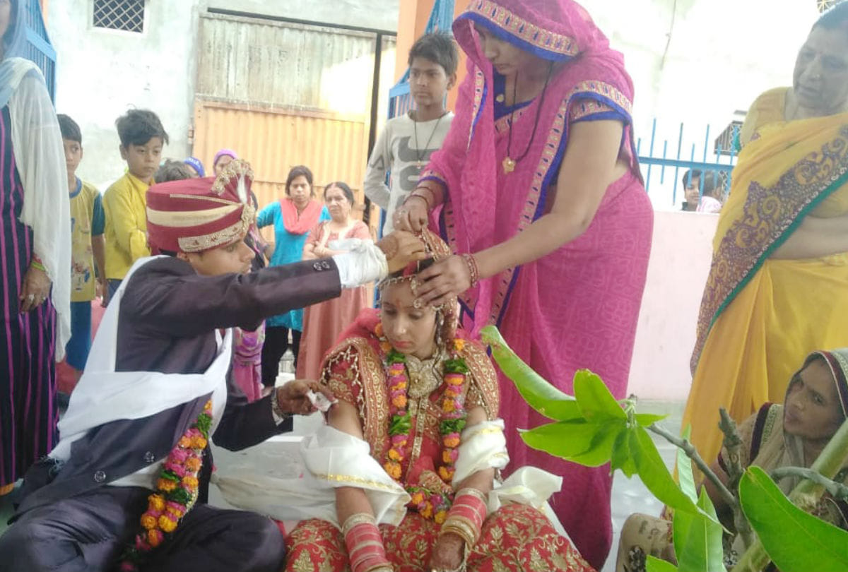 up police constable got married in temple mainpuri