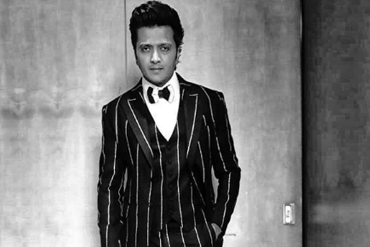 Bollywood Actor Riteish Deshmukh Replied Troller on The Question of Deepika Padukone Film Chhapaak