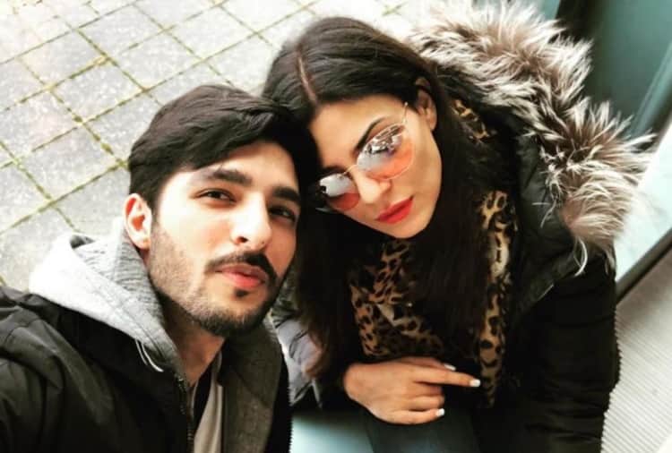 Bollywood Actress Sushmita Sen at Golden Temple with Boy Friend Rohman Shawl