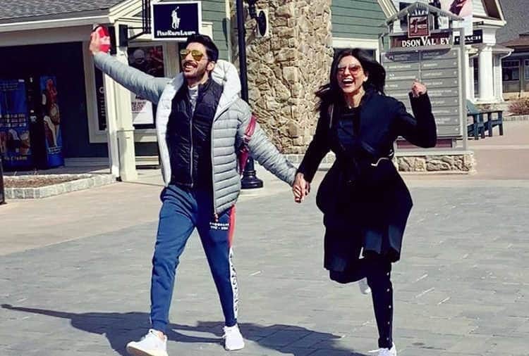 Bollywood Actress Sushmita Sen at Golden Temple with Boy Friend Rohman Shawl