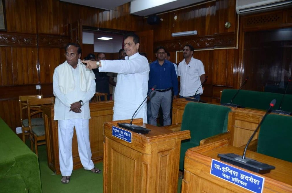 Andhra Pradesh assembly speaker meet Prem Chand agarwal in uttarakhand 