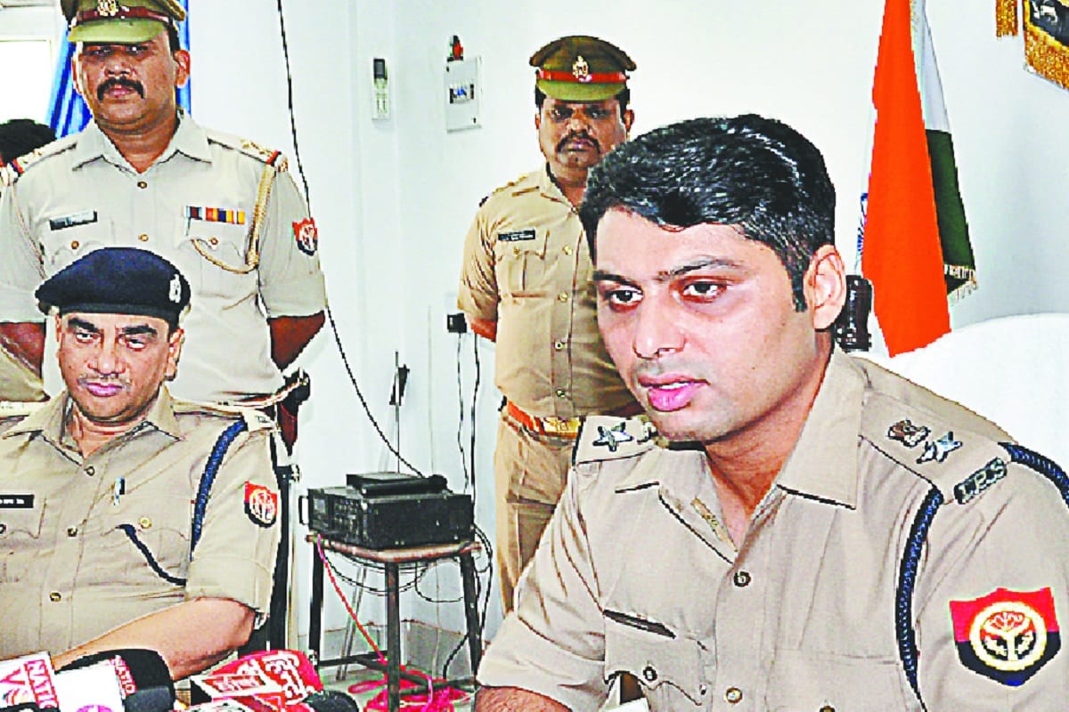 Saharanpur loot case: The accused inspector Lalit Kumar Tyagi is locked in the Deoband jail