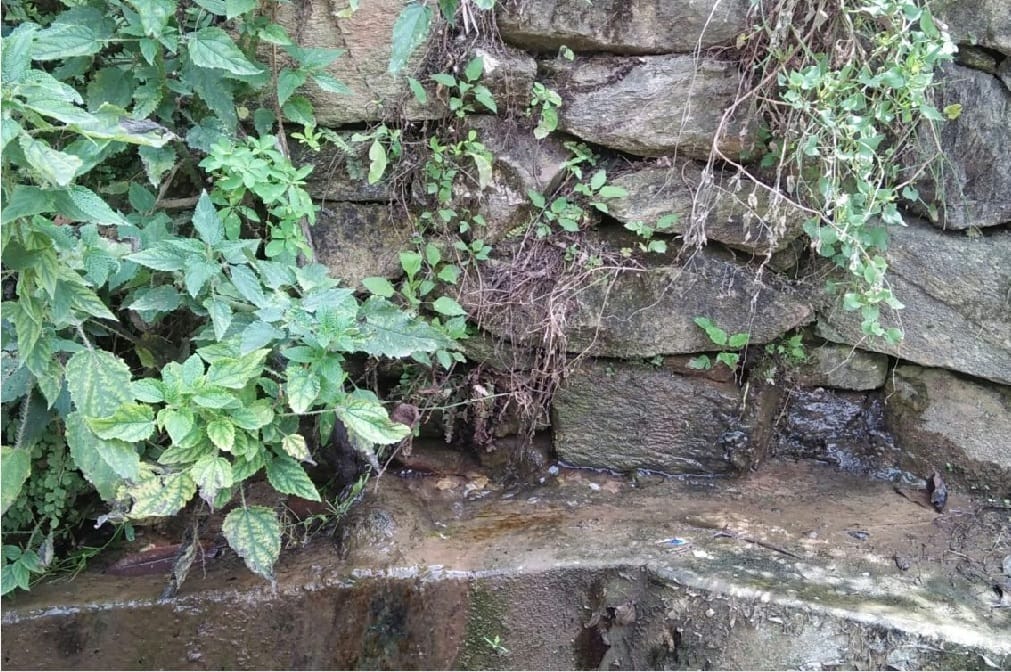 Wastewater on the road, people living on the thirsty