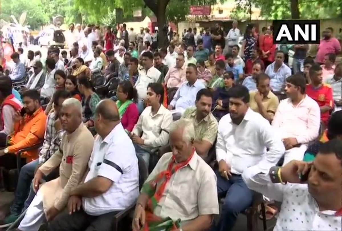 Lok Sabha Chunav 2019: BJP protest on Jantar Mantar against Amit Shah road show Mamata violence