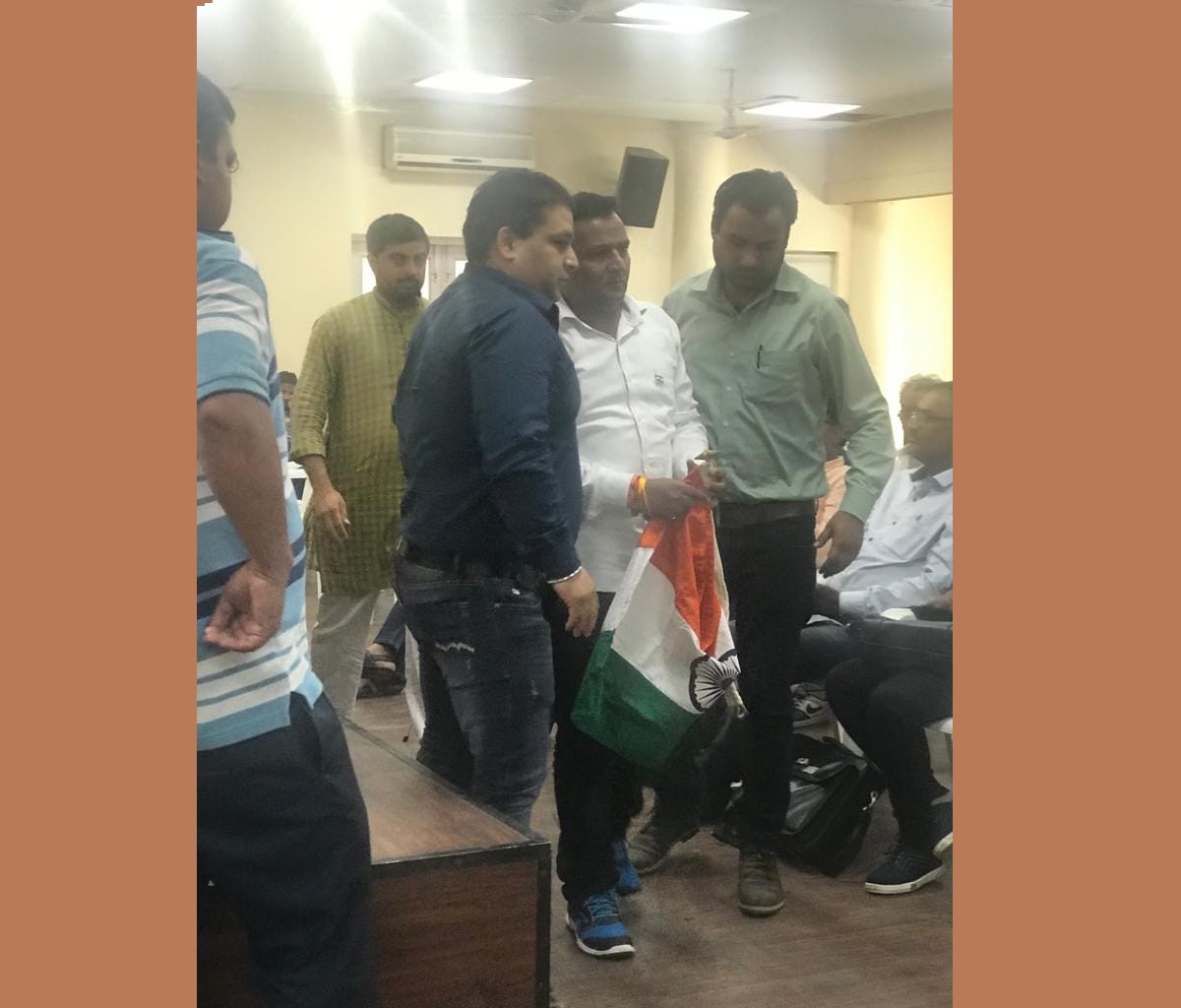 Congress press conference, a person objected for saying Yogi Adityanath as Ajay Singh Bisht