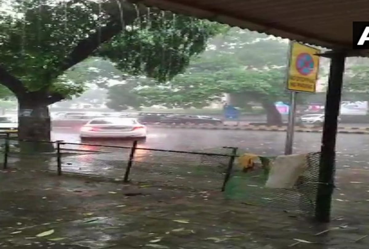 weather update heavy rains lashes out in delhi ncr rains traffic jam in several areas