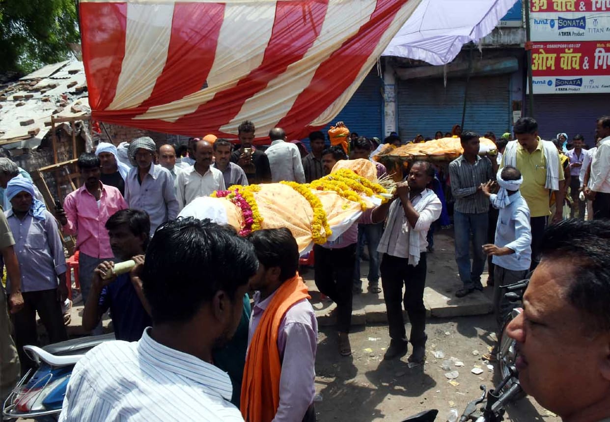 truck fell over three men in kanpur all lost their lives