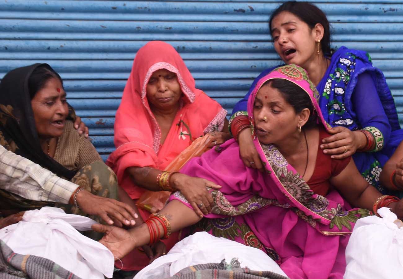 truck fell over three men in kanpur all lost their lives