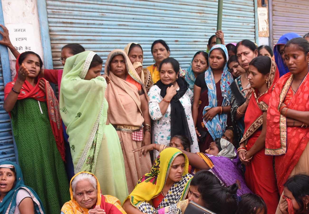 truck fell over three men in kanpur all lost their lives