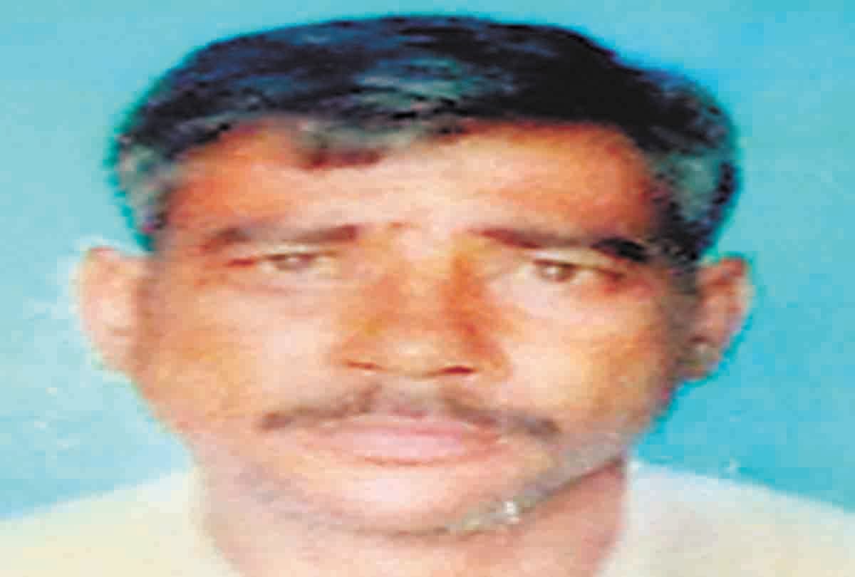 Farmer hanged in Sirathu.