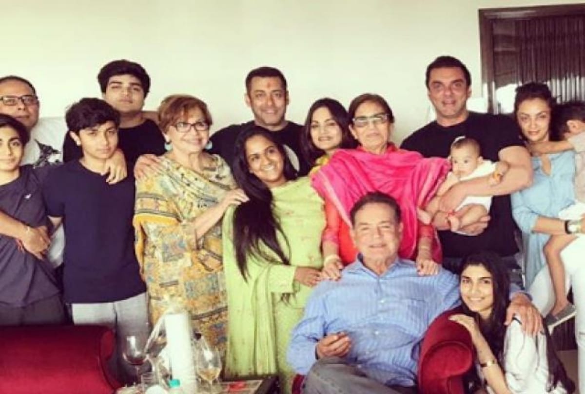 rishi kapoor family kapoor khandan and these powerful bollywood family