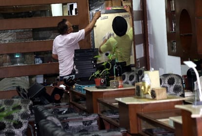 Loot in diamond showroom by making jewelers hostage in Chandigarh