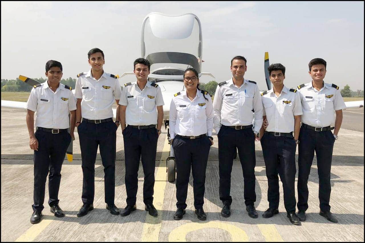utarakhand Girl muskan first woman pilot in Commercial flight