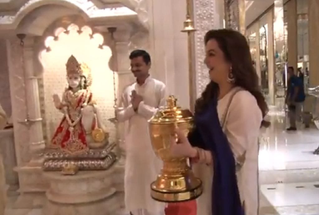 Mumbai Indians Pandit reveals secret about nita ambani prayer during IPL matches