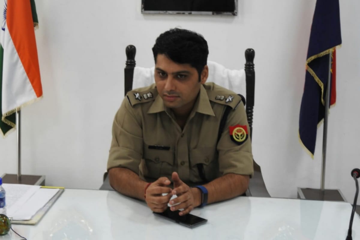 Saharanpur Police sent GRP inspector  to jail in accused of loot in uniform