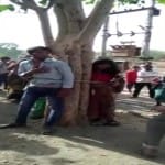 नौ लोगों ने शख्स और उसकी दो बहनों को पेड़ से बांधकर पीटा
