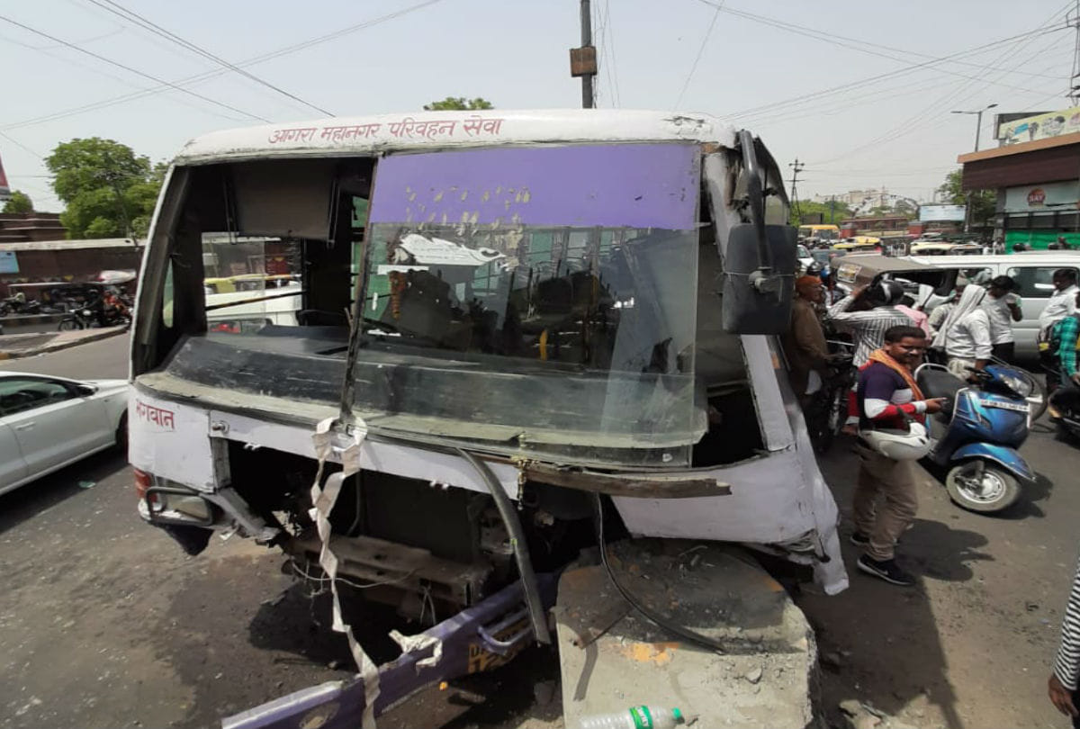 agra maha nagar bus seva accident on mg road St. Jones Crossing breaking news in hindi
