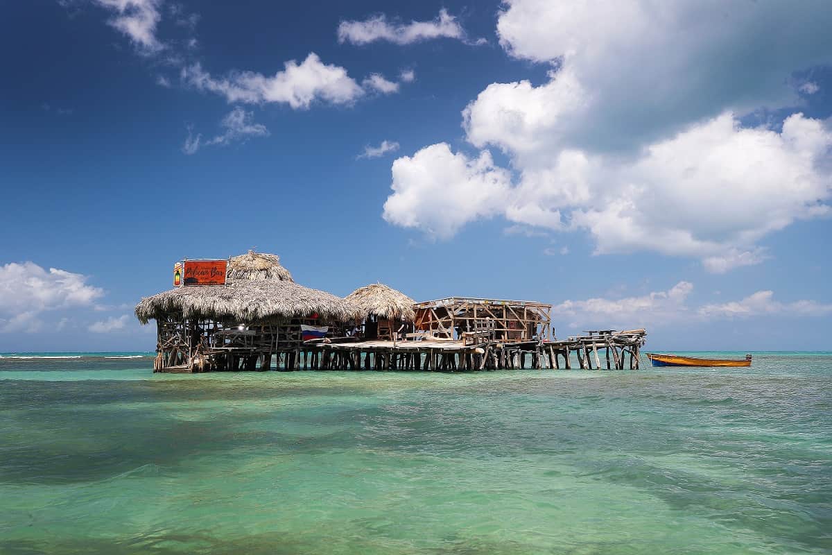 This floating bar in the Caribbean Sea is looking for a bartender