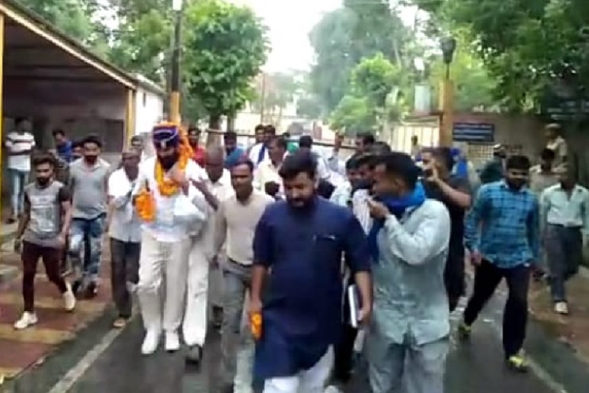 Bhim Army District President Upkar Bawra was released from jail, he was blocked in Rasuka
