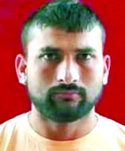 six robbers are arrested including  D-112 gang person Vicky Geza