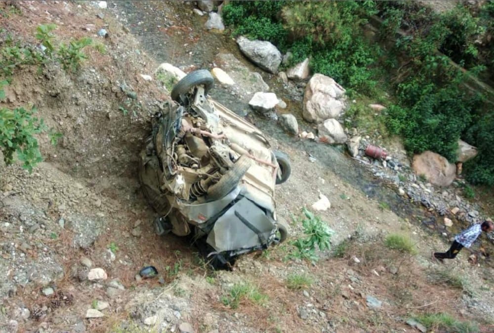 Car fell into Deep ditch in pithoragarh teacher and one other killed