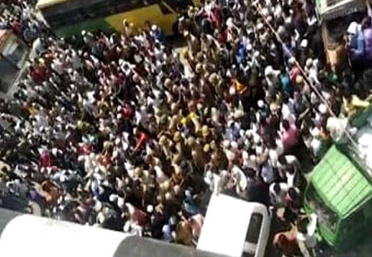 Tannery workers blocked Kanpur Lucknow Highway on power cut