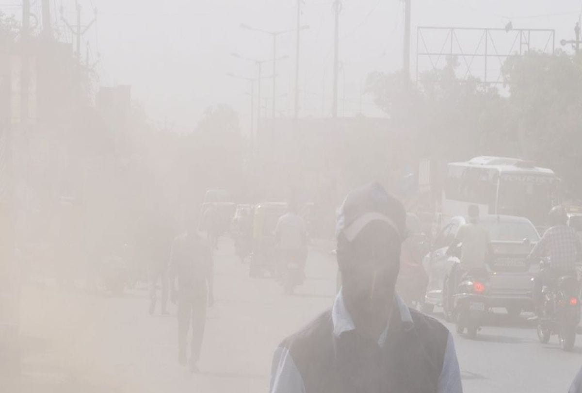 weather change due to rain and dust storm in agra