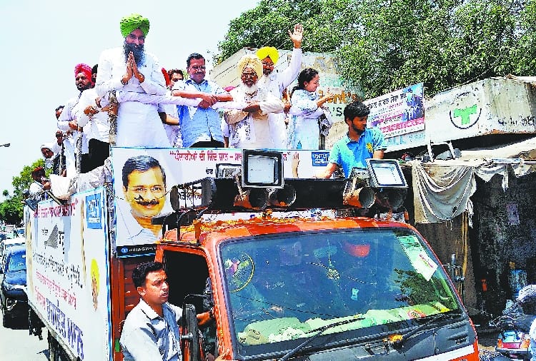Lok sabha elections 2019, Arvind Kejriwal's road show in Faridkot
