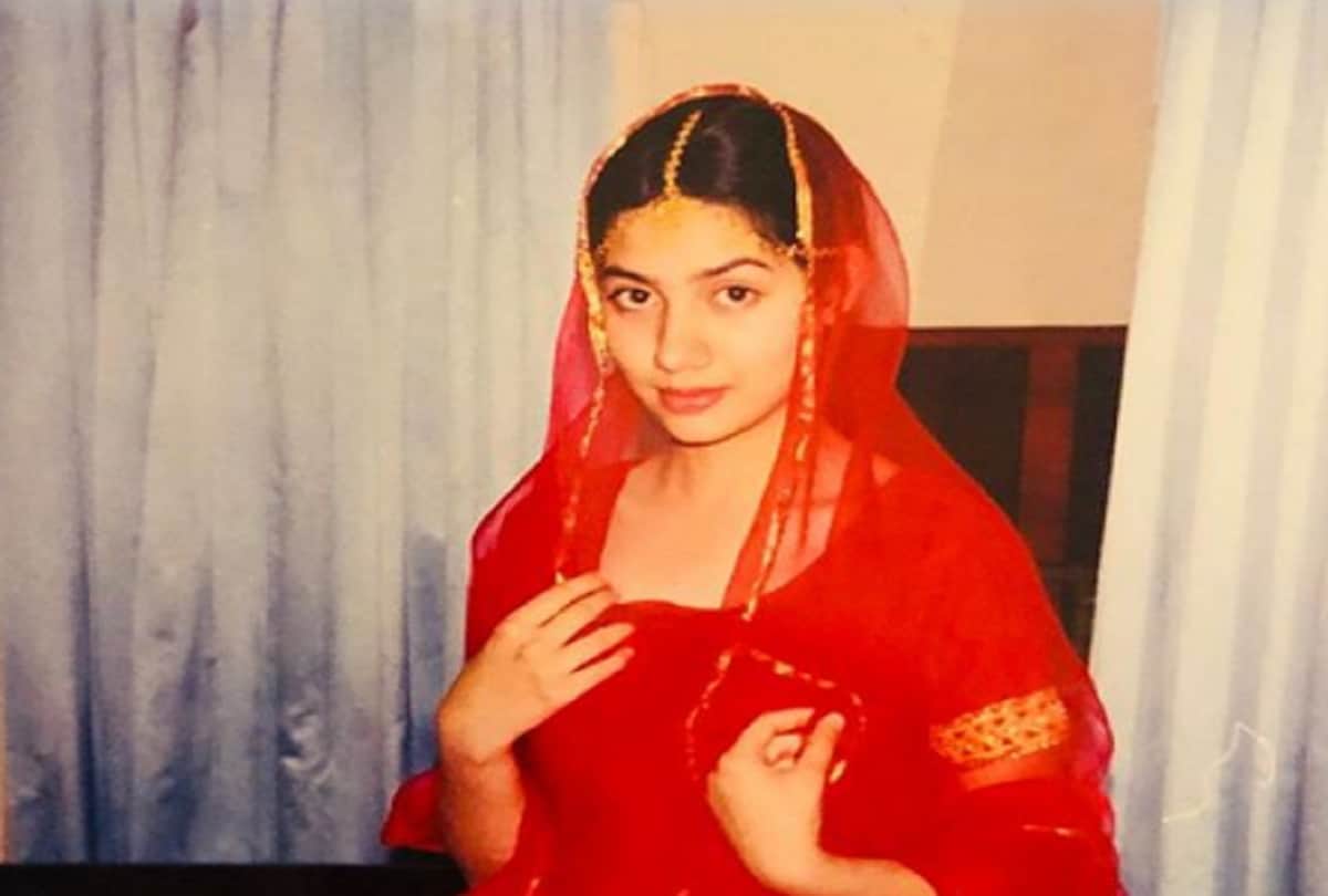 Mahira Khan shared a cup of tea photo on social media