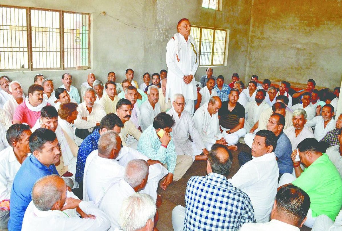 people call panchayat over murder case in mathura