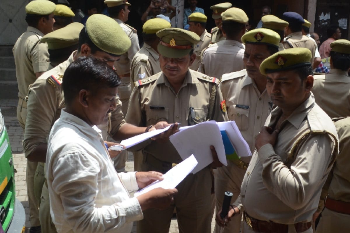 Meerut police sealed several houses in kabadi bazar, Red light area