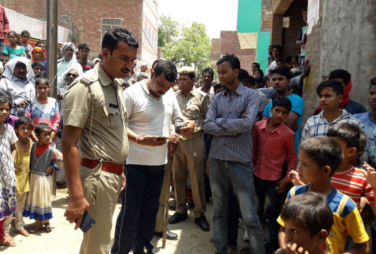 Villagers beaten to Telangana police cops in mainpuri