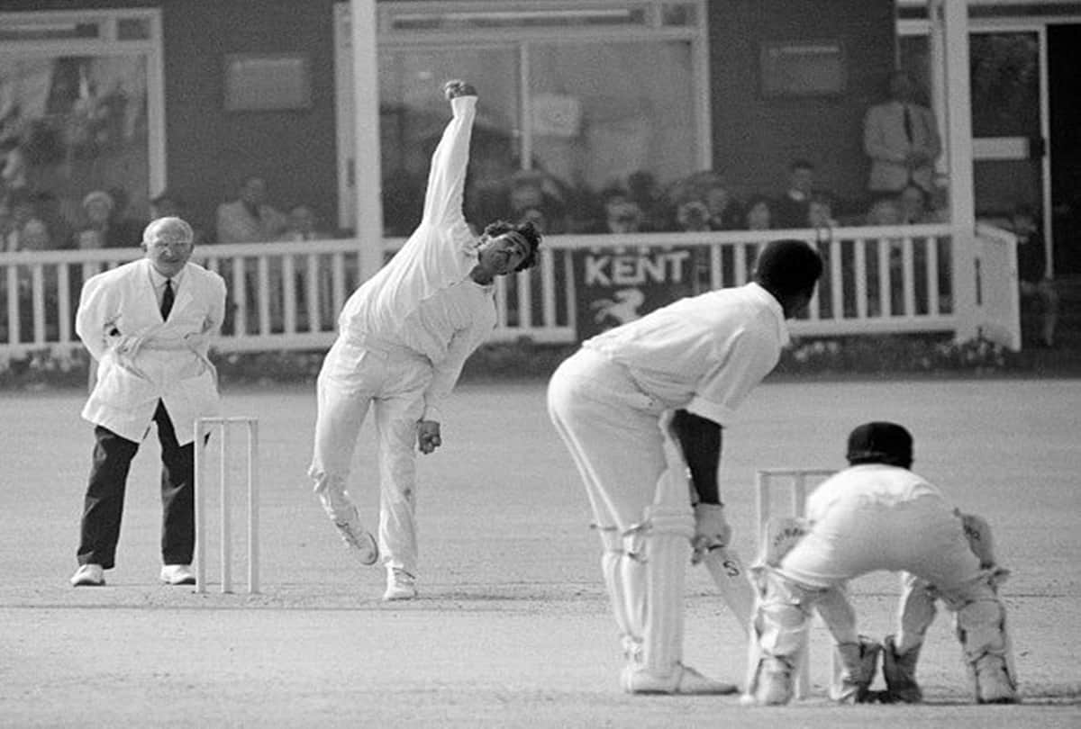 who is the Most successfull bowlers  in test crickets for india, heres is top 10  