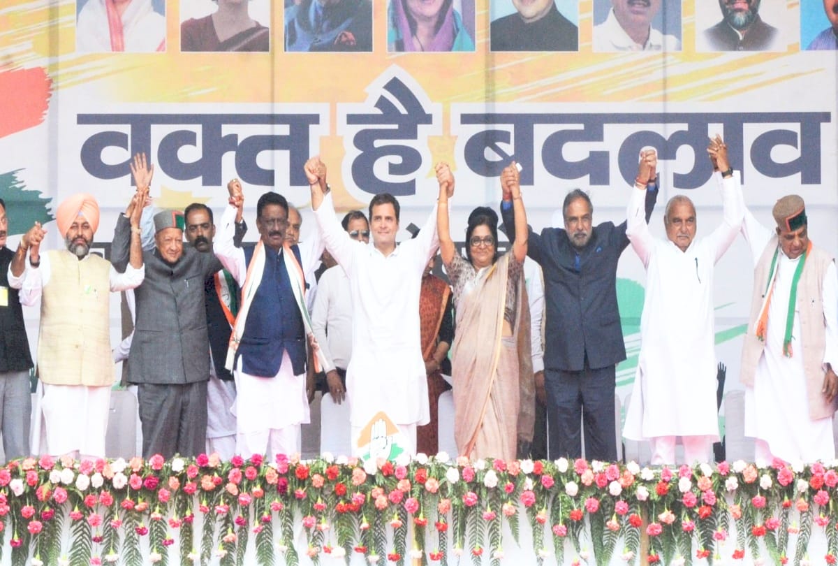 lok sabha election 2019: rahul gandhi Hugged virbhadra singh in solan rally
