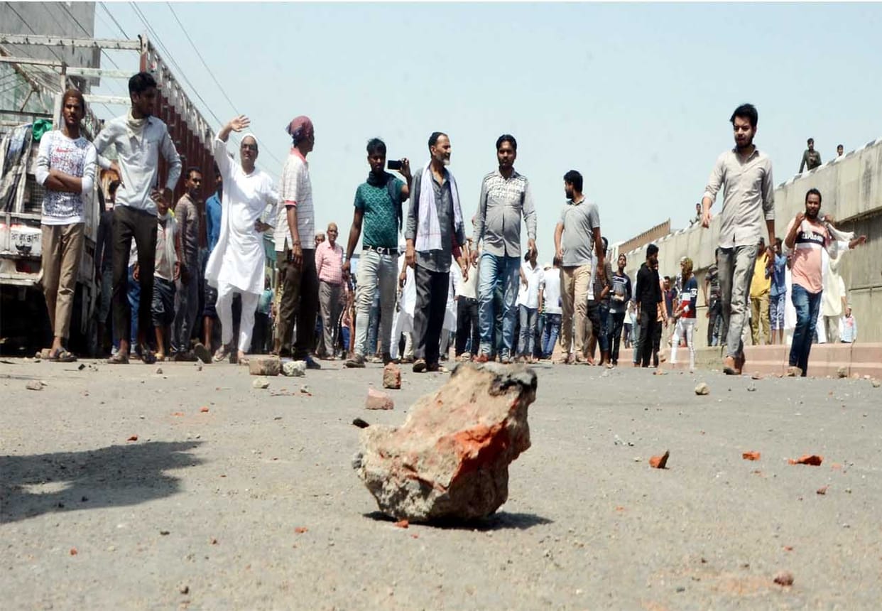 Tannery workers blocked Kanpur Lucknow Highway due to power cut