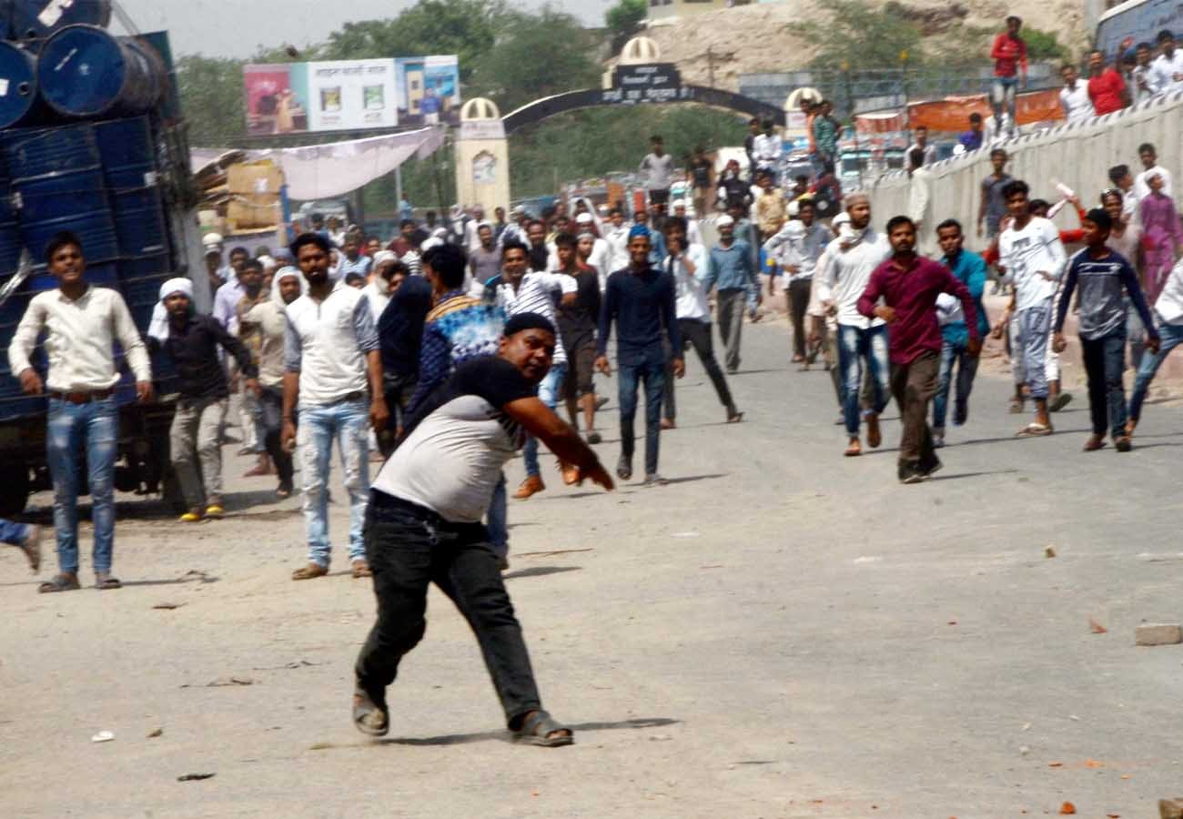 Tannery workers blocked Kanpur Lucknow Highway due to power cut