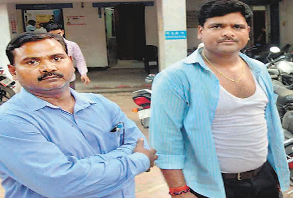 Sadar tehsil employees beaten, commotion
